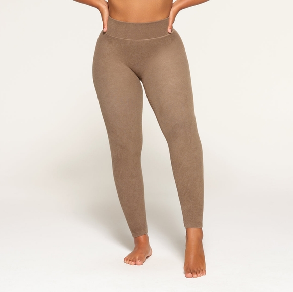 NWT SKIMS TERRY LOUNGE SEAMLESS LEGGINGS IN OXIDE